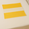 Petite couverture bébé en crochet – Rayures jaunes et blanches