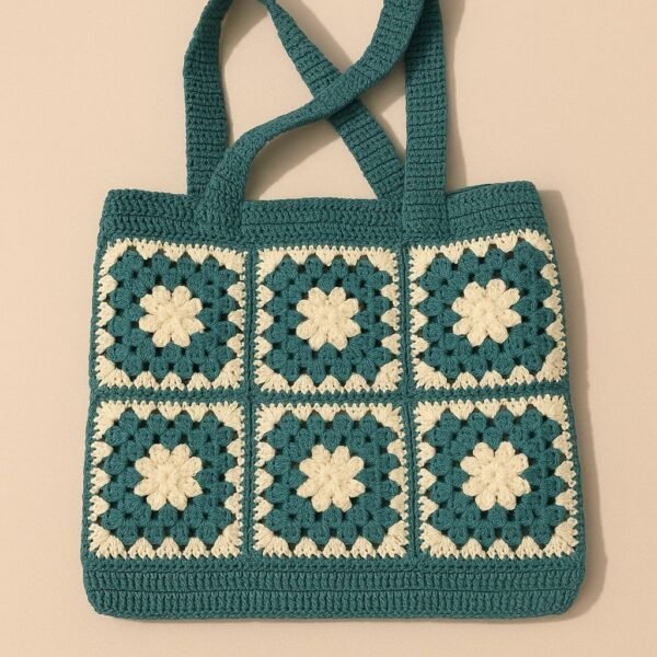 Sac cabas en crochet – Motif granny vert et crème
